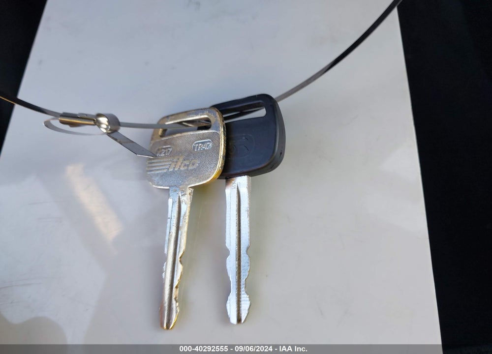 2001 TOYOTA COROLLA VIN: 1NXBR12E31Z490372