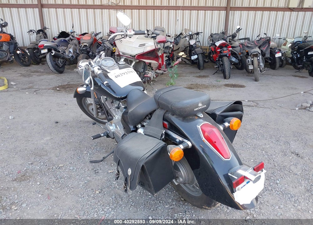 2004 HONDA VT750 C VIN: JH2RC50054M003686
