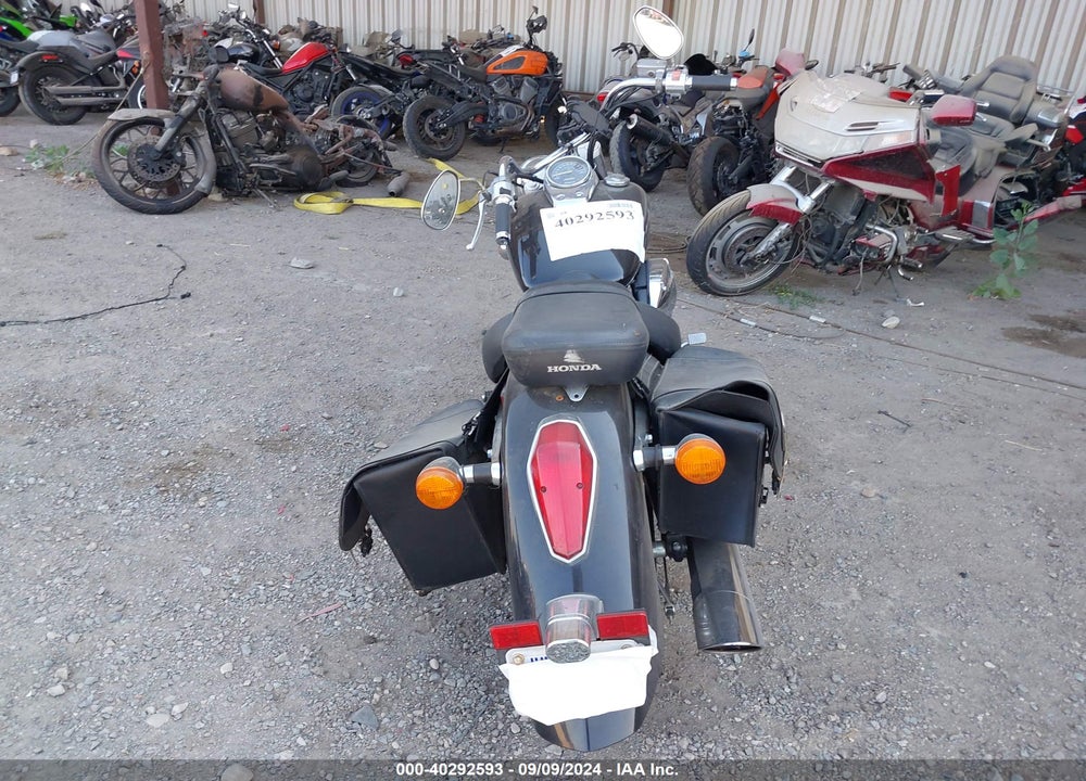 2004 HONDA VT750 C VIN: JH2RC50054M003686