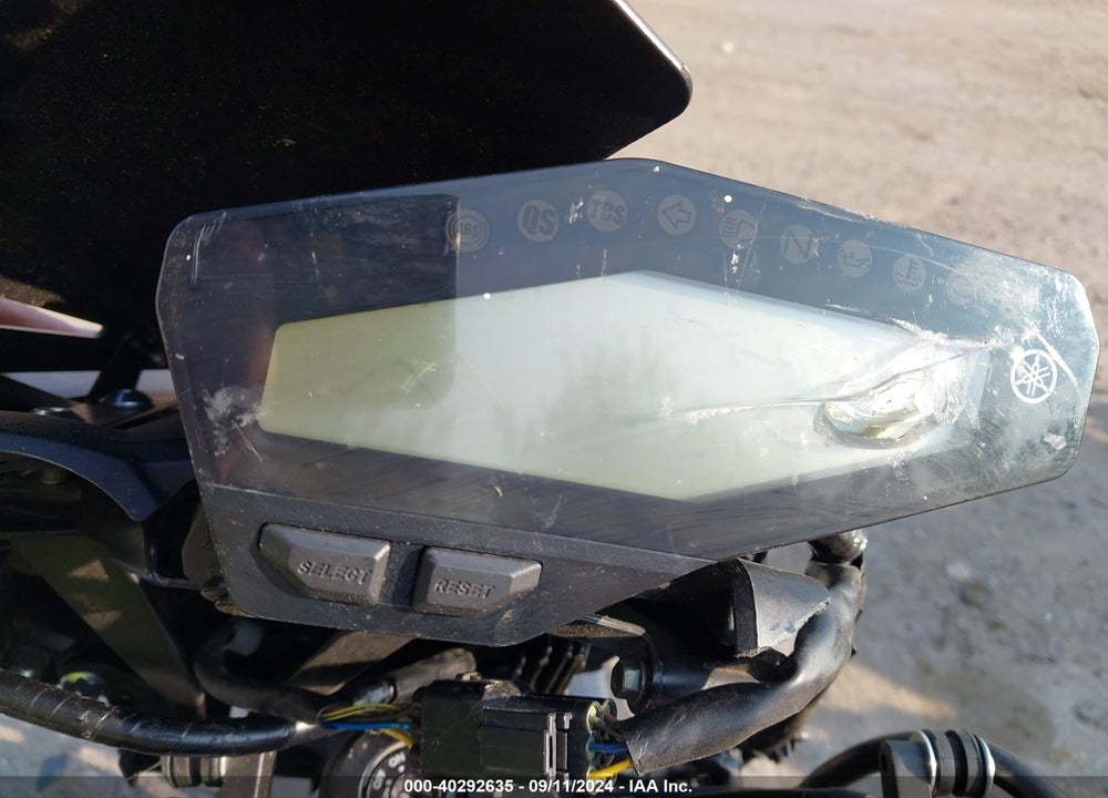 2017 YAMAHA FZ09 VIN: JYARN53E2HA001861