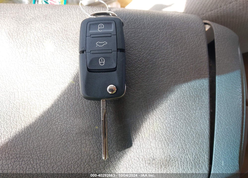 2009 VOLKSWAGEN EOS VIN: WVWBA71F49V011679