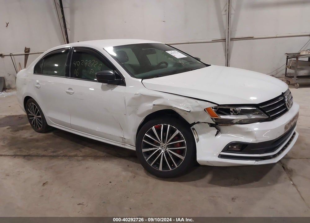 2016 VOLKSWAGEN JETTA 1.8T SPORT VIN: 3VWD17AJ5GM394159