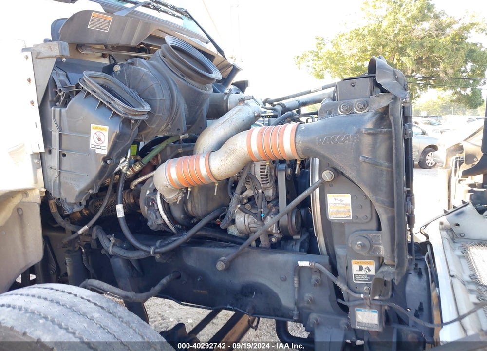 2017 KENWORTH T3 SERIES VIN: 2NKHHM6XXHM168796