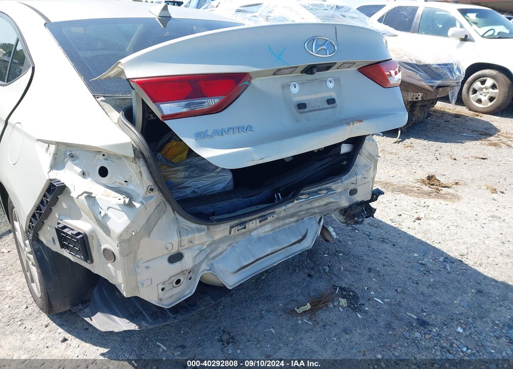 2017 HYUNDAI ELANTRA SE VIN: KMHD84LFXHU136945