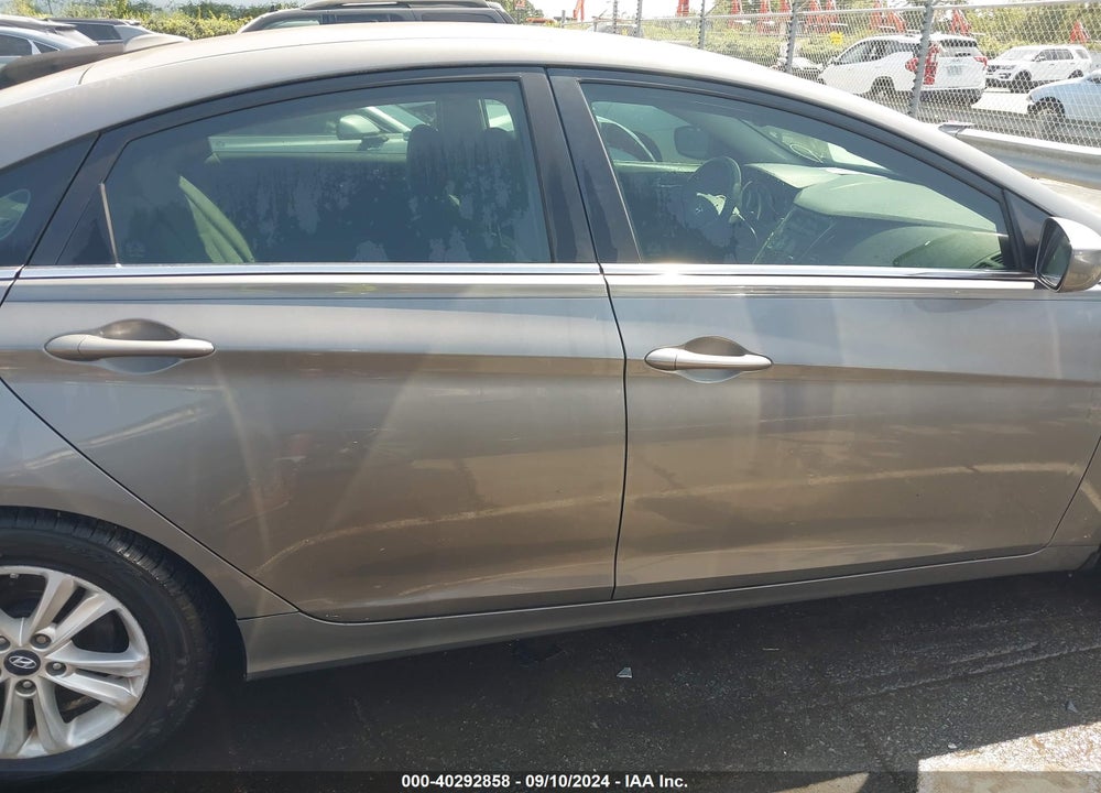 2013 HYUNDAI SONATA GLS VIN: 5NPEB4AC4DH683703