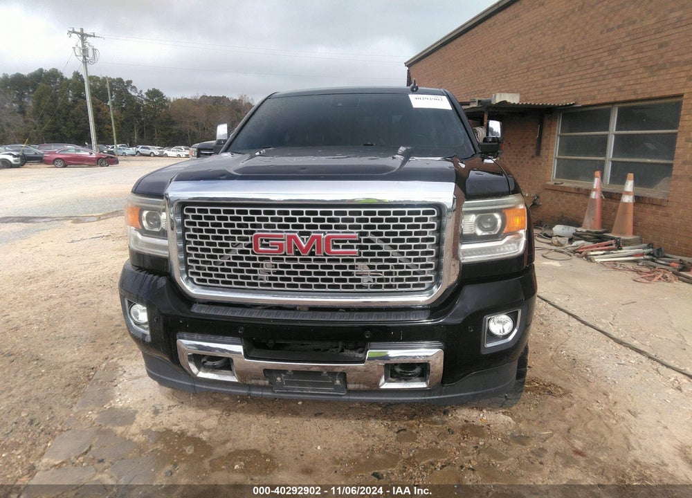 2015 GMC SIERRA 2500HD DENALI VIN: 1GT120E80FF636372