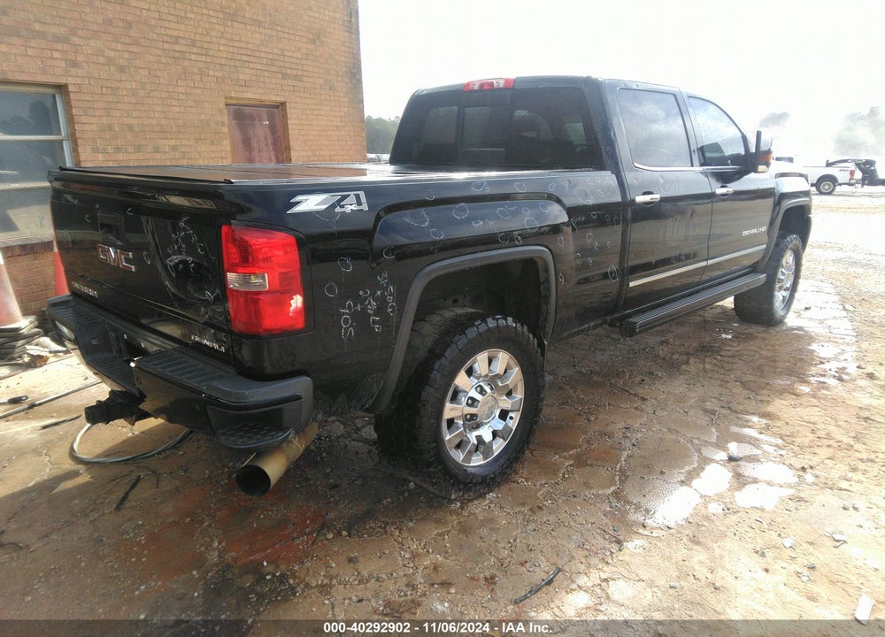 2015 GMC SIERRA 2500HD DENALI VIN: 1GT120E80FF636372