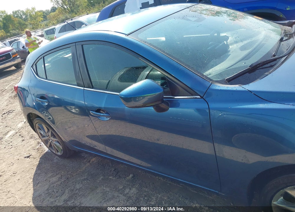 2018 MAZDA 3 TOURING VIN: 3MZBN1L39JM177339