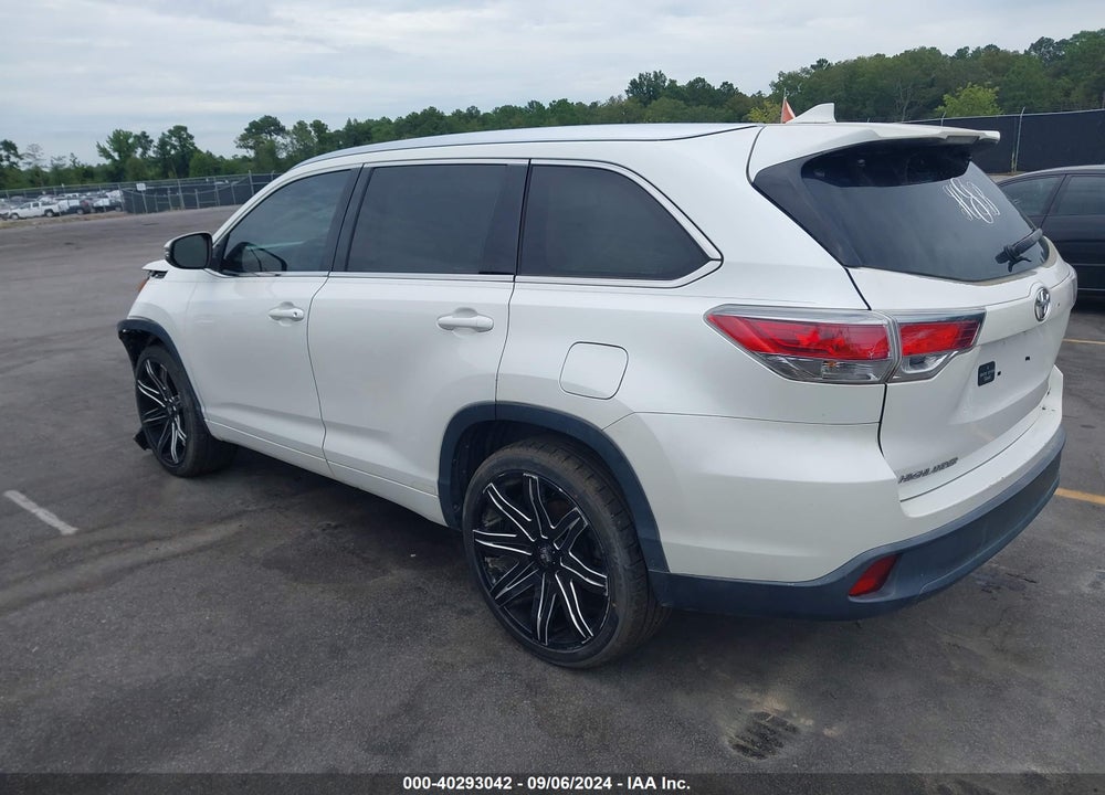 2015 TOYOTA HIGHLANDER XLE V6 VIN: 5TDKKRFH1FS070018