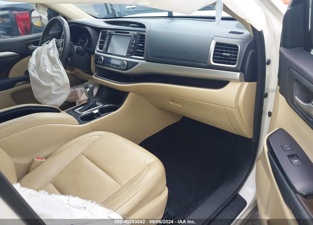 2015 TOYOTA HIGHLANDER XLE V6 VIN: 5TDKKRFH1FS070018
