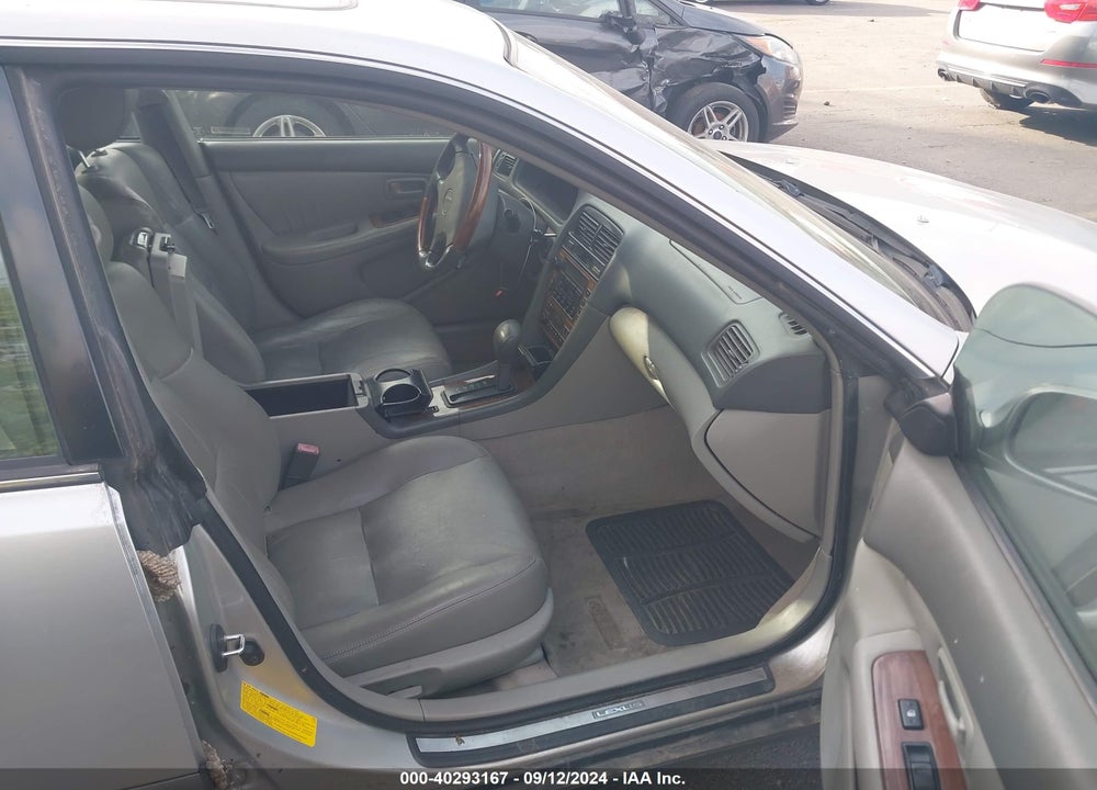 2001 LEXUS ES 300 VIN: JT8BF28G810324981