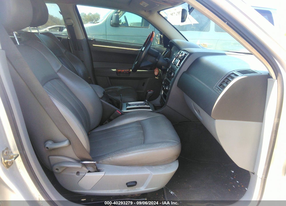 2005 CHRYSLER 300C VIN: 2C3JA63H35H686788