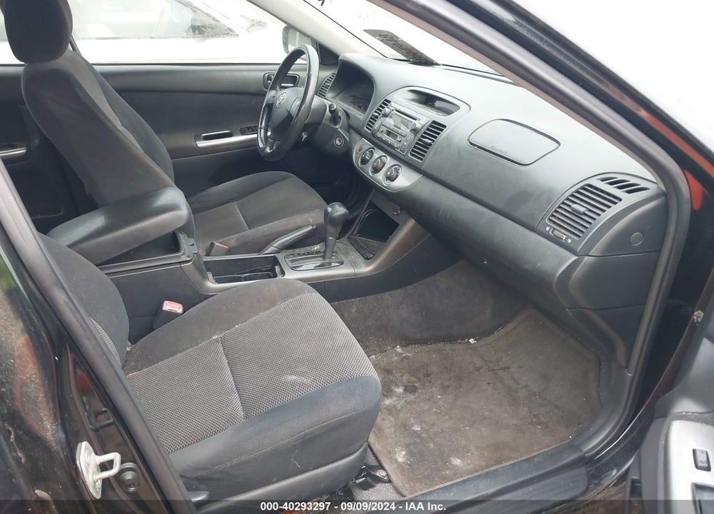 2005 TOYOTA CAMRY SE VIN: 4T1BE32KX5U028572
