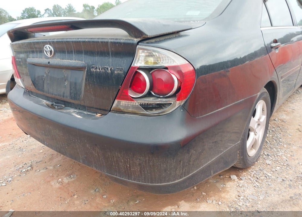 2005 TOYOTA CAMRY SE VIN: 4T1BE32KX5U028572