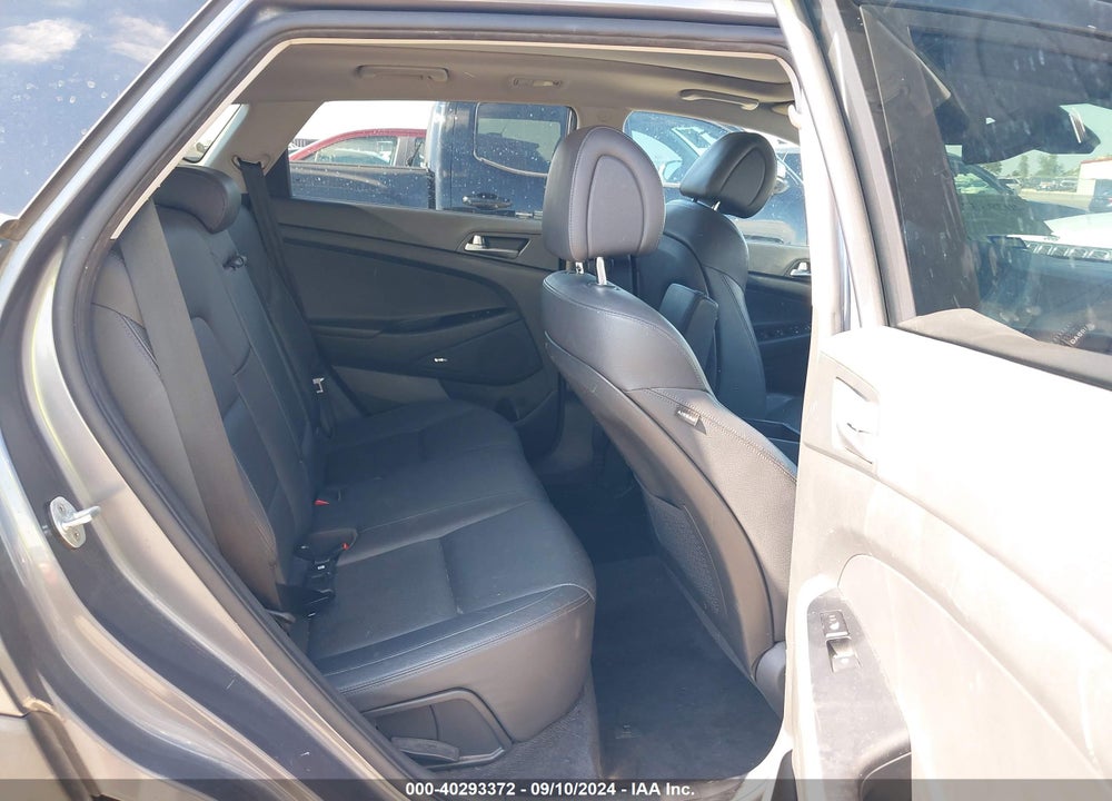 2017 HYUNDAI TUCSON LIMITED VIN: KM8J3CA20HU275588
