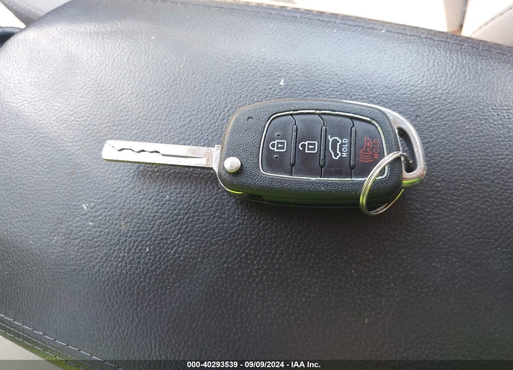 2017 HYUNDAI SANTA FE SE VIN: KM8SM4HF3HU169264