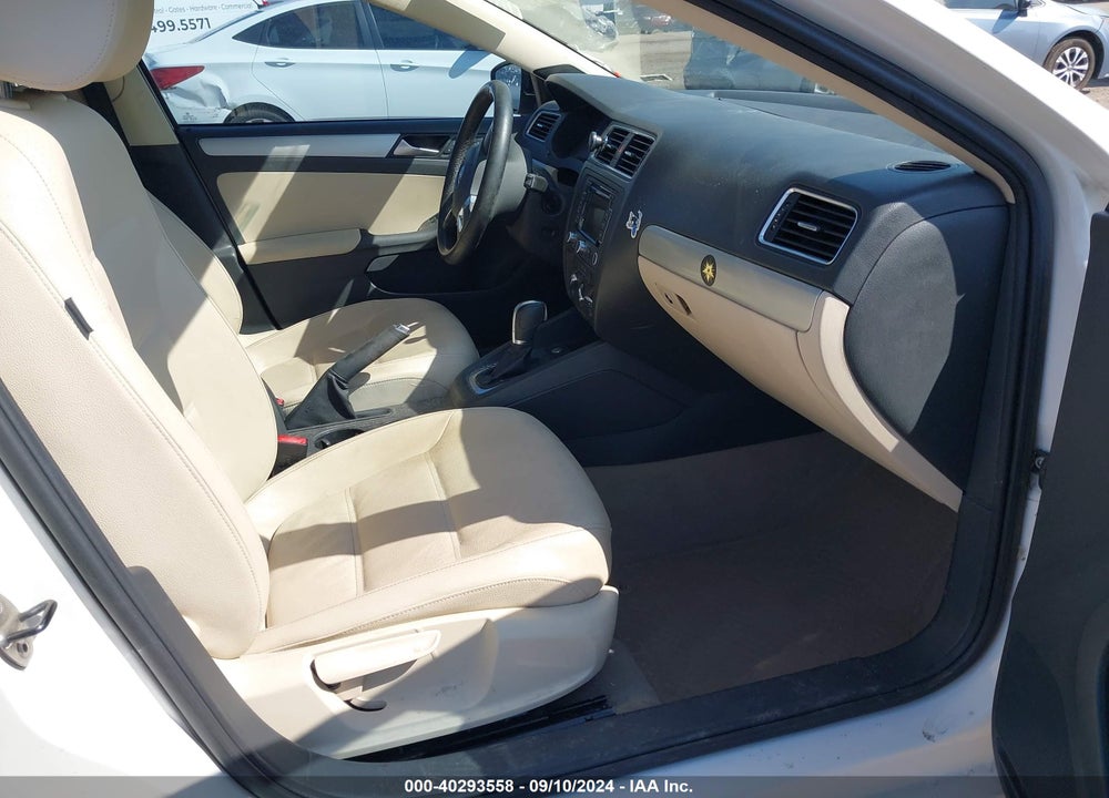 2012 VOLKSWAGEN JETTA 2.5L SEL VIN: 3VWLP7AJXCM319932