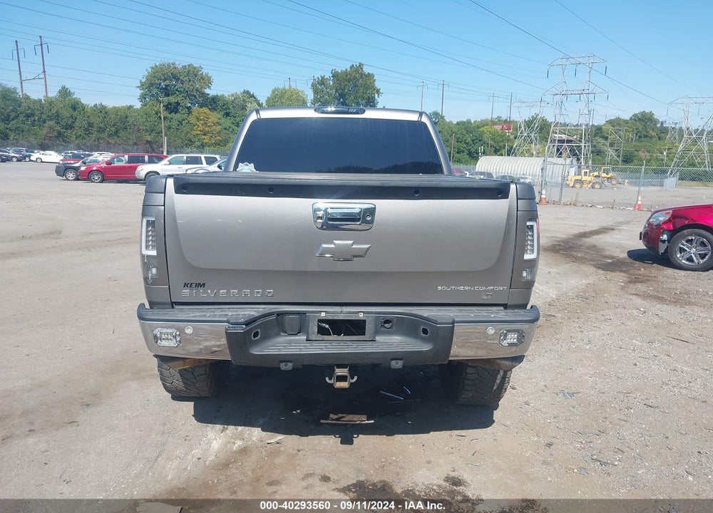 2013 CHEVROLET SILVERADO 1500 LT VIN: 3GCUKSE27DG265923