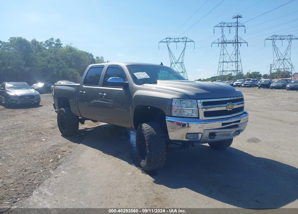 2013 CHEVROLET SILVERADO 1500 LT VIN: 3GCUKSE27DG265923