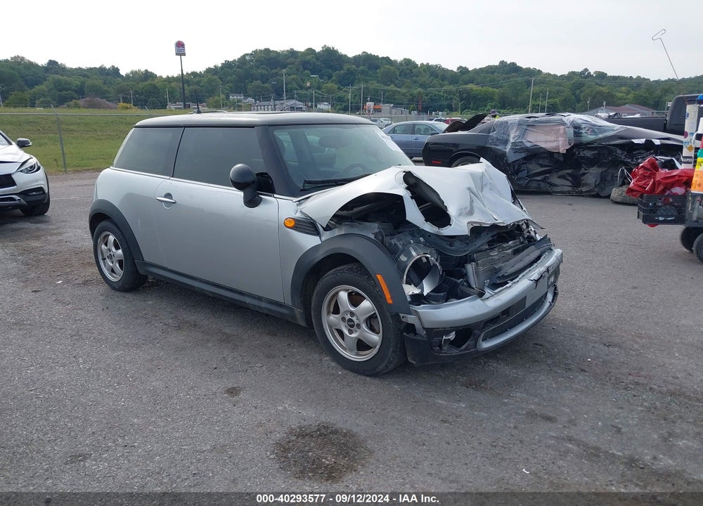 2007 MINI COOPER VIN: WMWMF33587TL68862