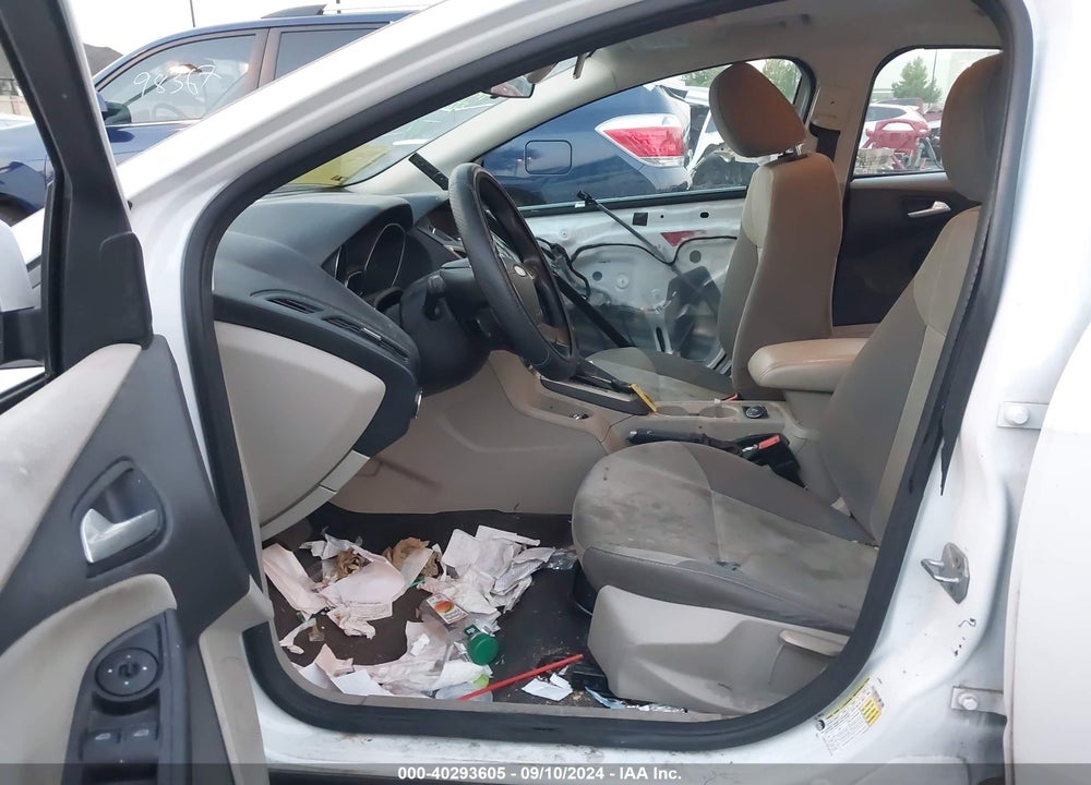 2014 FORD FOCUS SE VIN: 1FADP3K25EL156558