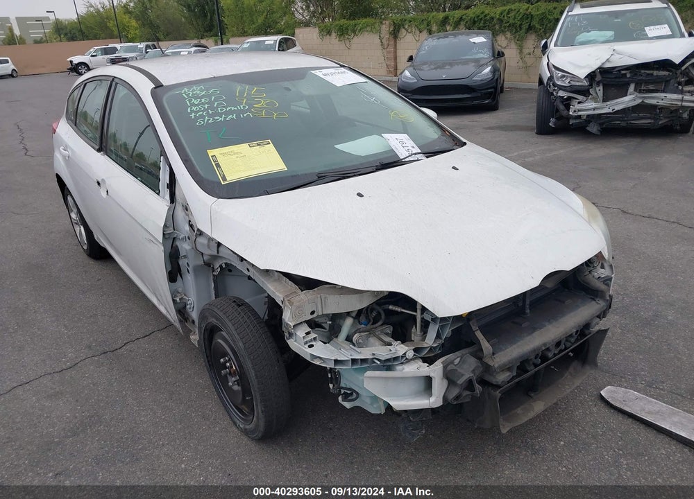 2014 FORD FOCUS SE VIN: 1FADP3K25EL156558