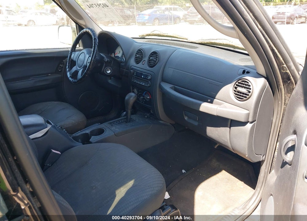 2004 JEEP LIBERTY SPORT VIN: 1J4GL48K44W137765