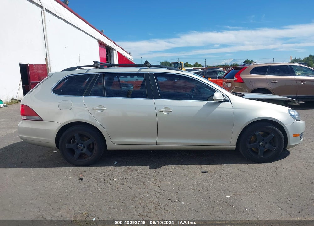 2010 VOLKSWAGEN JETTA TDI VIN: 3VWTL8AJ2AM701676