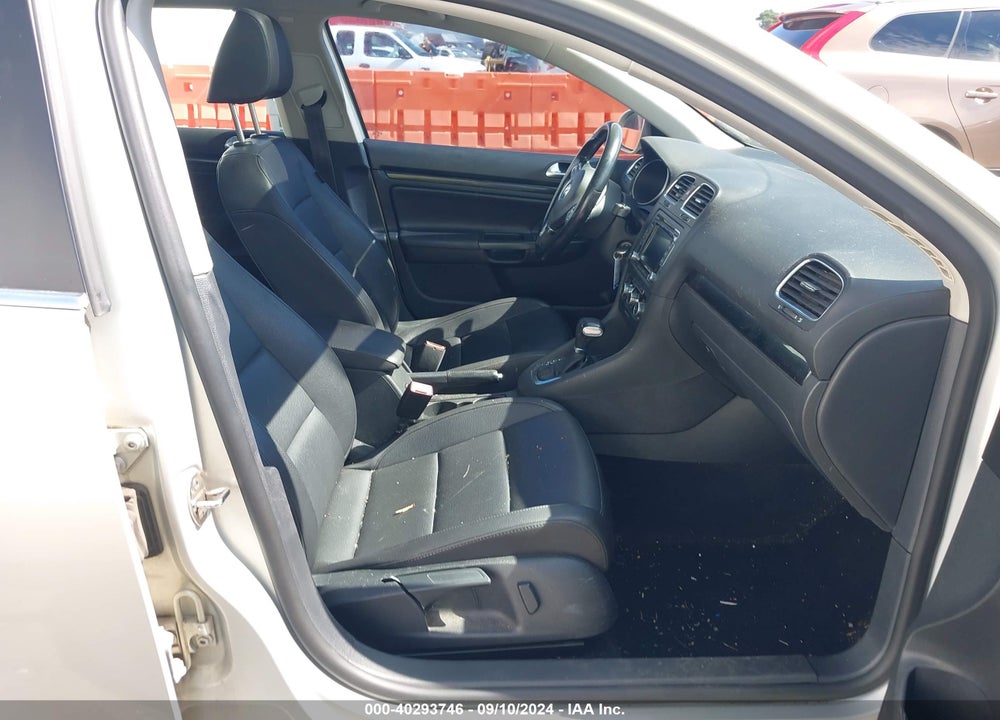2010 VOLKSWAGEN JETTA TDI VIN: 3VWTL8AJ2AM701676