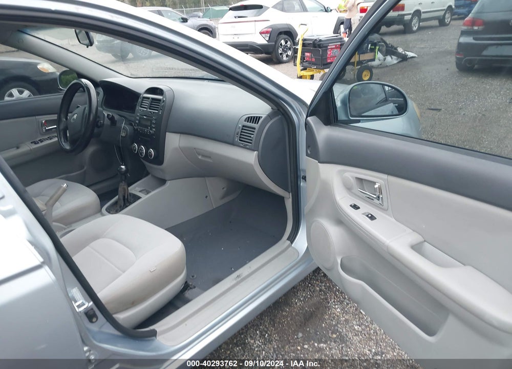 2008 KIA SPECTRA EX VIN: KNAFE121585574418