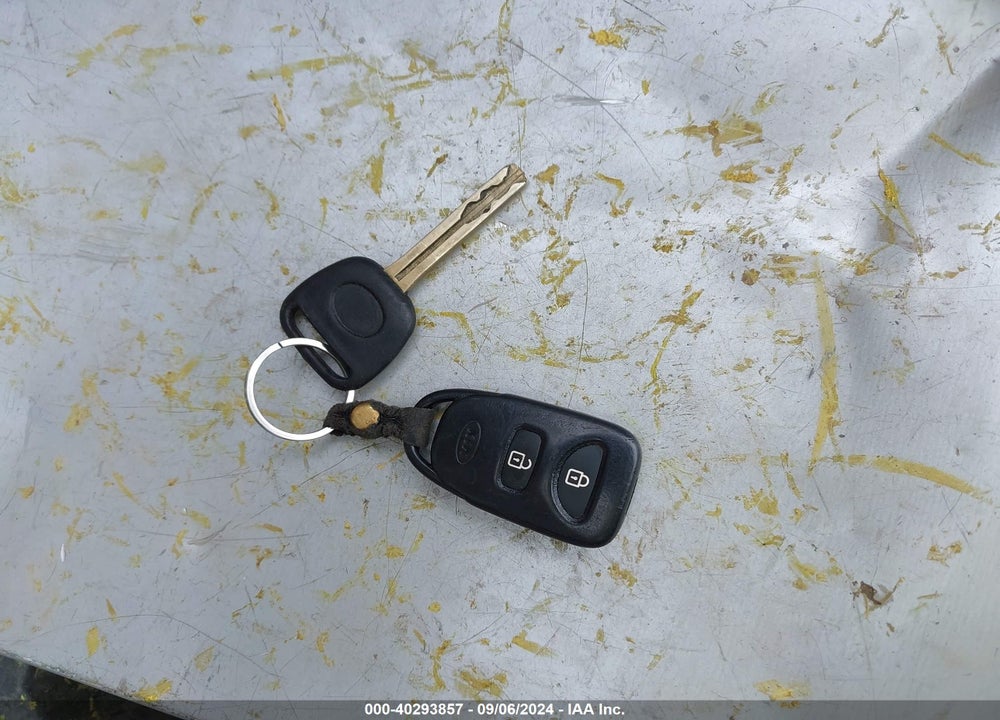 2012 KIA SORENTO LX V6 VIN: 5XYKT4A21CG215683