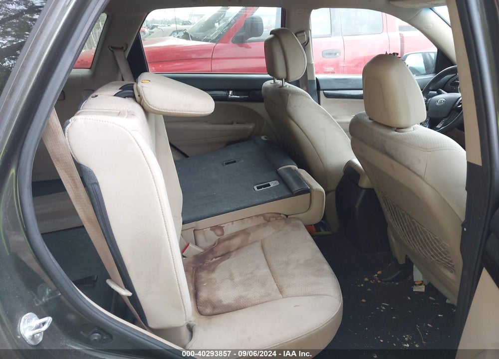 2012 KIA SORENTO LX V6 VIN: 5XYKT4A21CG215683