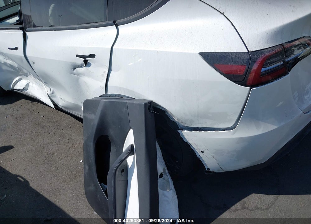 2021 TESLA MODEL Y LONG RANGE DUAL MOTOR ALL-WHEEL DRIVE VIN: 5YJYGDEE6MF212404