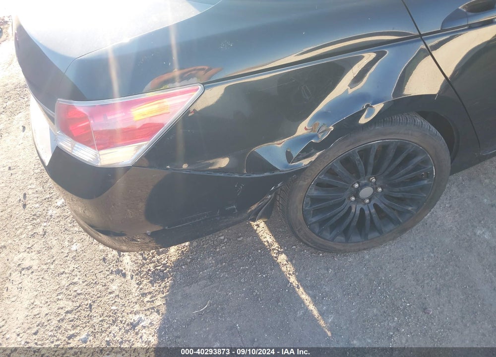 2011 HONDA ACCORD 2.4 EX-L VIN: 1HGCP2F80BA062319