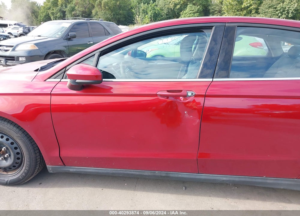 2013 FORD FUSION S VIN: 3FA6P0G7XDR271958