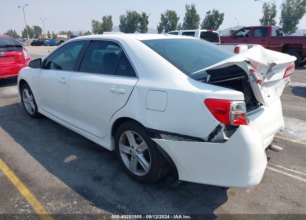 2013 TOYOTA CAMRY SE VIN: 4T1BF1FK2DU687708