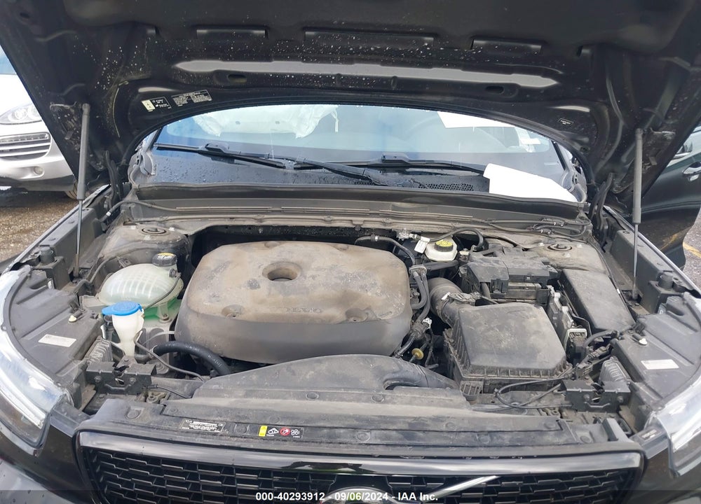 2020 VOLVO XC40 T5 R-DESIGN VIN: YV4162UM1L2265253