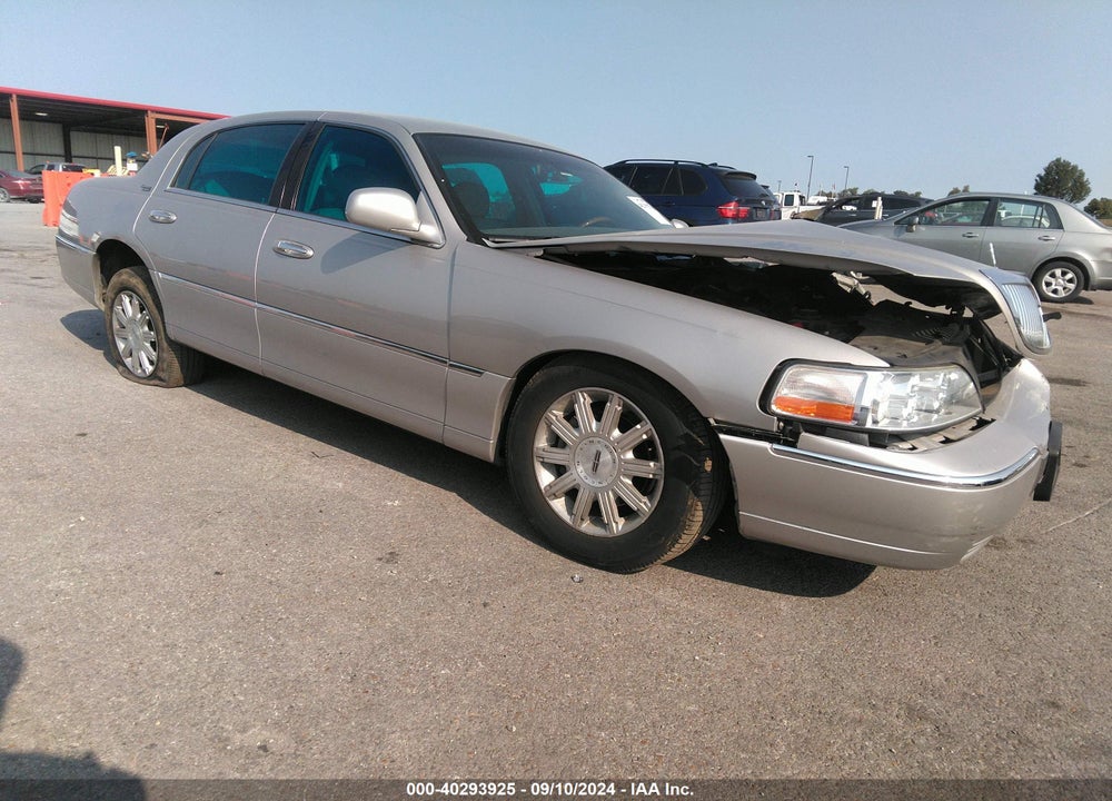 2006 LINCOLN TOWN CAR SIGNATURE LIMITED VIN: 1LNHM82W96Y610833