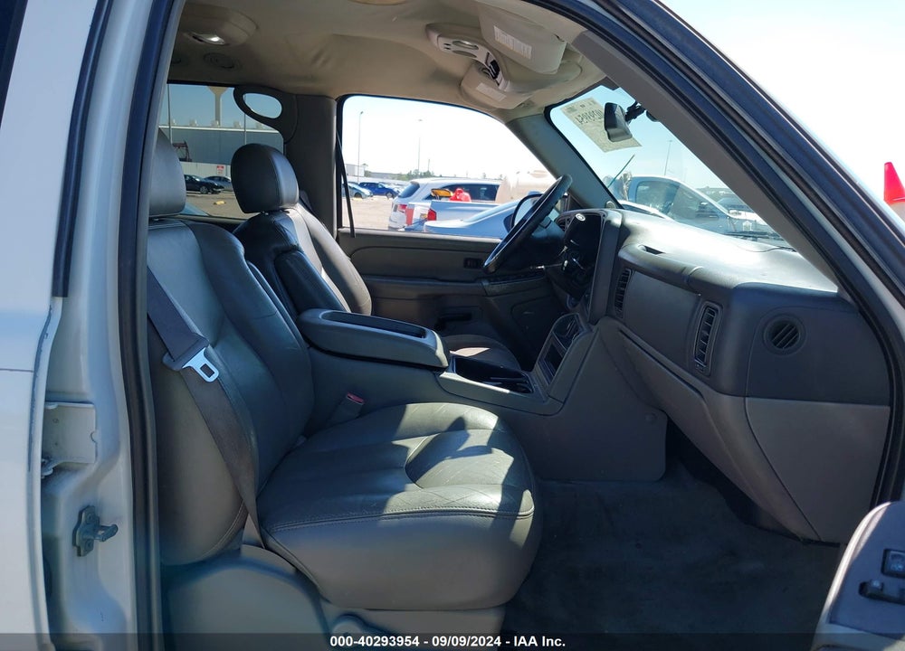 2004 CHEVROLET TAHOE LS VIN: 1GNEK13Z44J246993
