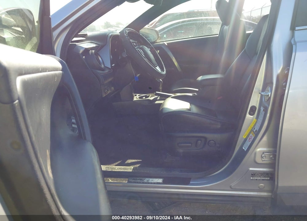 2018 TOYOTA RAV4 SE VIN: JTMNFREVXJJ199387