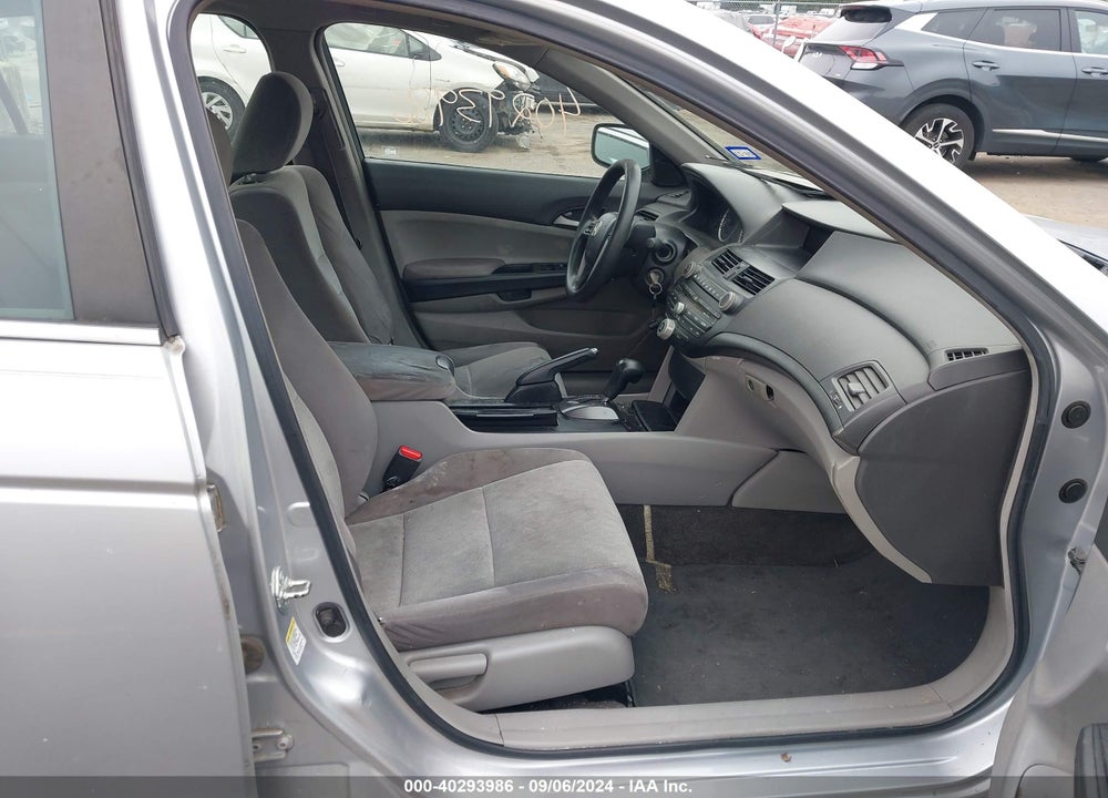 2009 HONDA ACCORD 2.4 LX VIN: 1HGCP263X9A117535