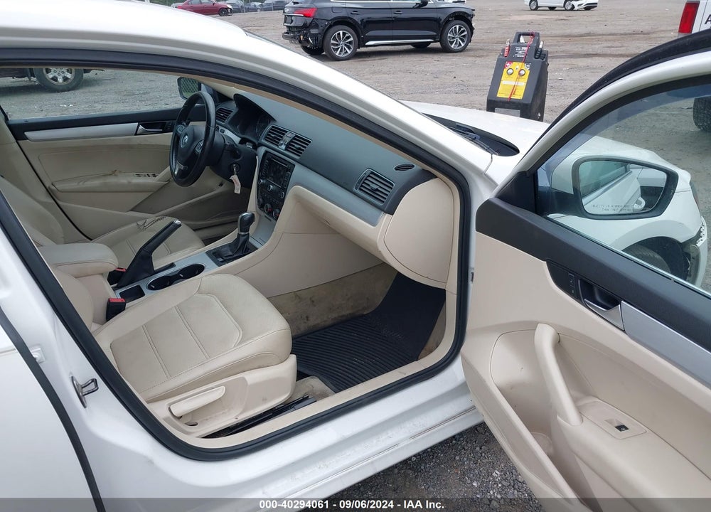 2013 VOLKSWAGEN PASSAT 2.0L TDI SE VIN: 1VWBN7A33DC110053