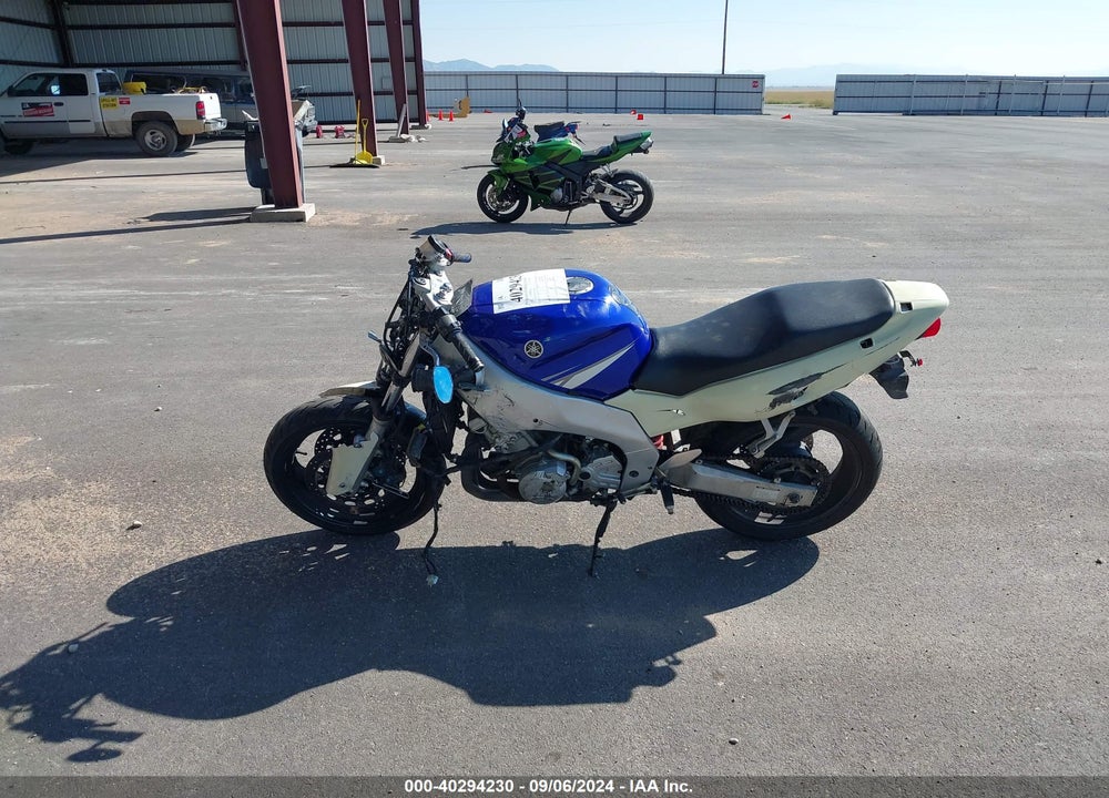 2002 YAMAHA YZF600 R VIN: JYA5AHE082A033444
