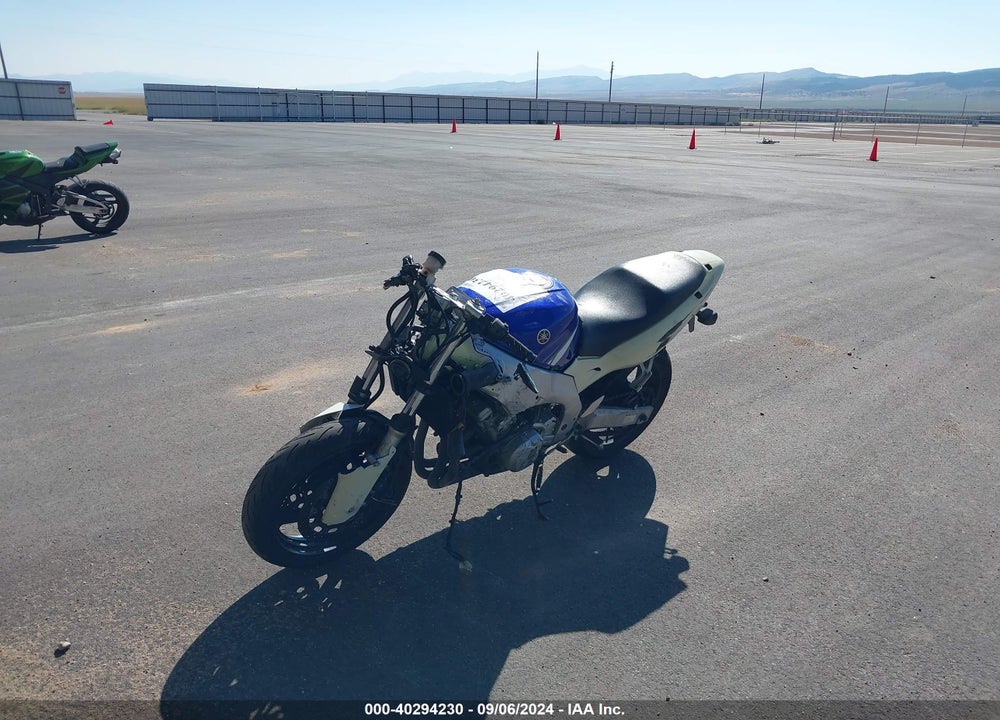 2002 YAMAHA YZF600 R VIN: JYA5AHE082A033444