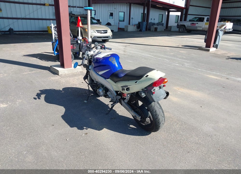 2002 YAMAHA YZF600 R VIN: JYA5AHE082A033444