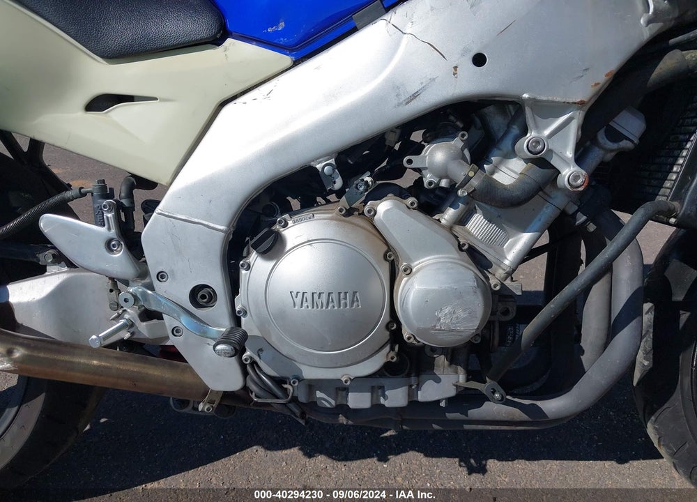2002 YAMAHA YZF600 R VIN: JYA5AHE082A033444