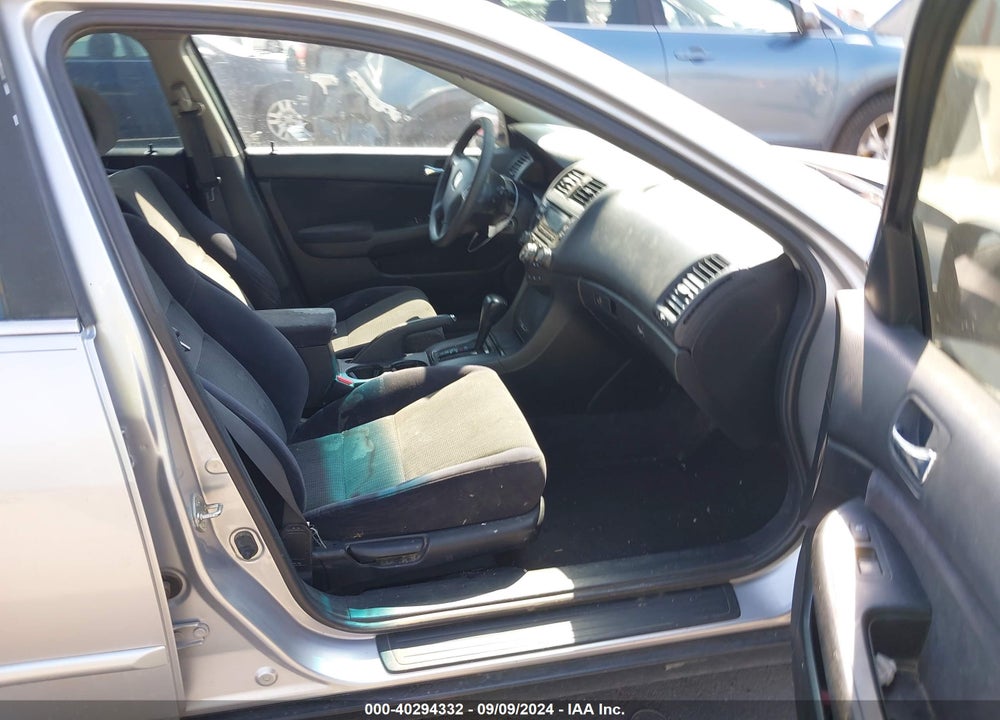 2004 HONDA ACCORD 2.4 LX VIN: JHMCM56344C023820