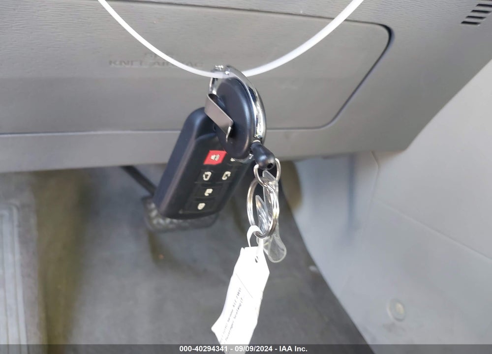 2013 TOYOTA SIENNA LIMITED V6 7 PASSENGER VIN: 5TDYK3DC1DS345690
