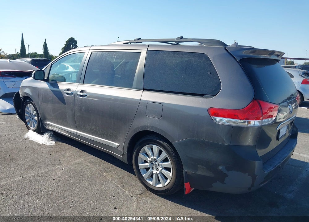2013 TOYOTA SIENNA LIMITED V6 7 PASSENGER VIN: 5TDYK3DC1DS345690