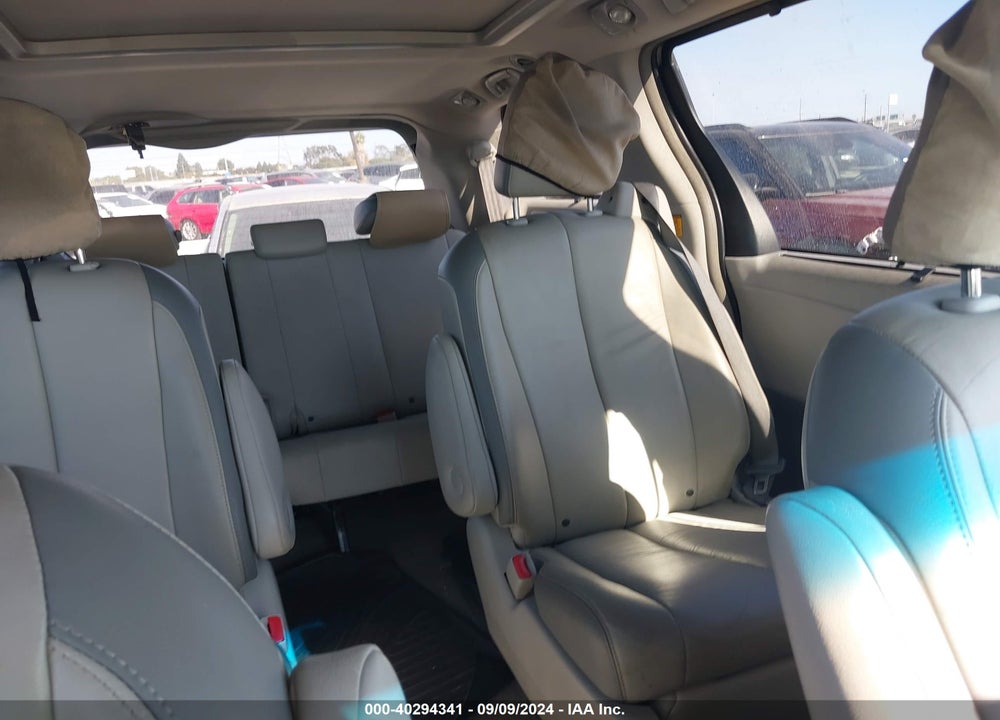 2013 TOYOTA SIENNA LIMITED V6 7 PASSENGER VIN: 5TDYK3DC1DS345690